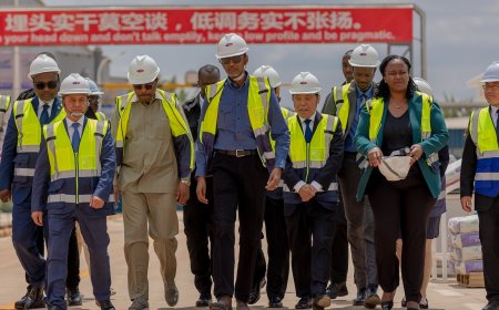 Perezida Kagame yatashye uruganda rwa sima rwuzuye i Muhanga