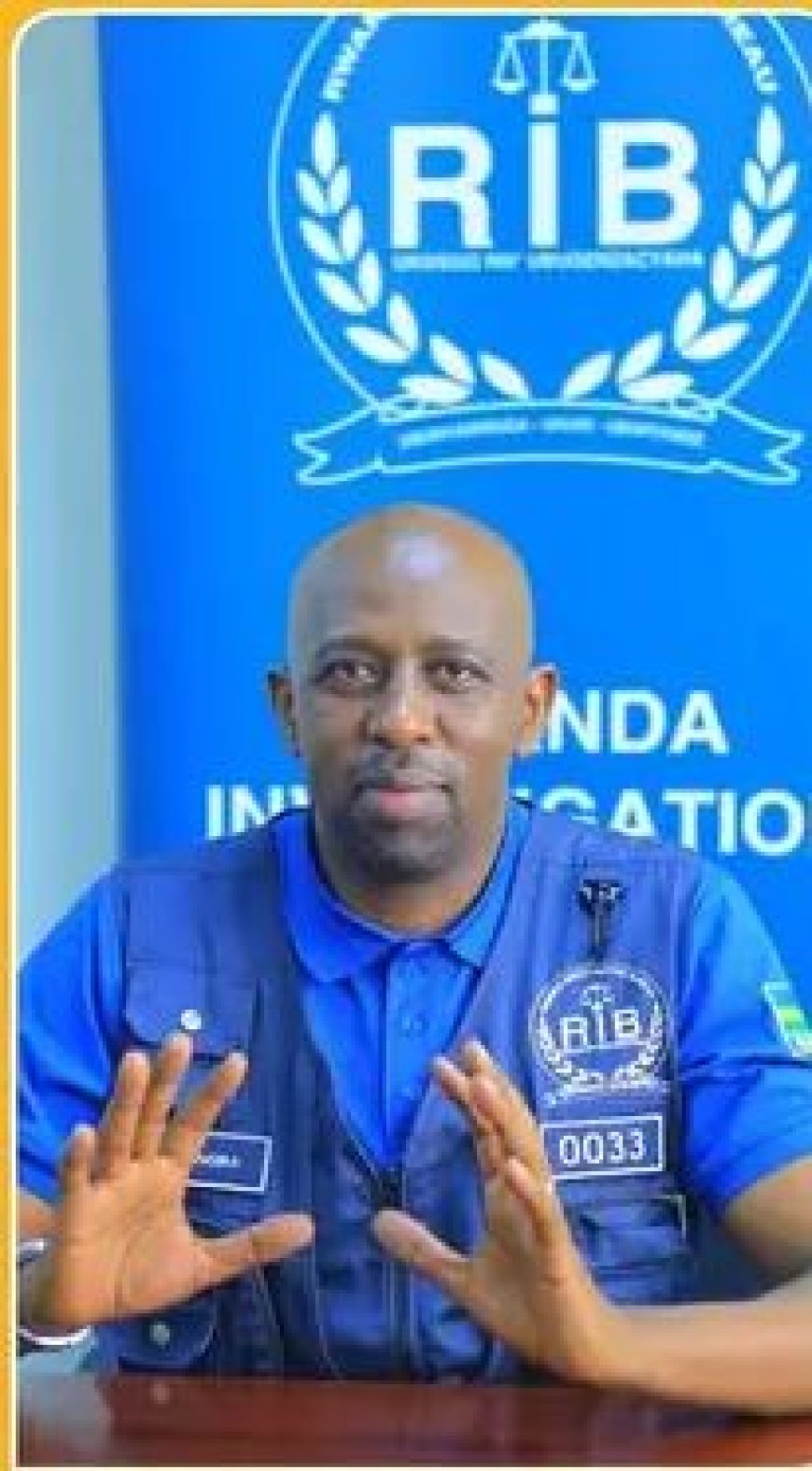 Umuvugizi wa RIB yaburiye abanyanyagiza amafranga mu bantu n'abayatoragura