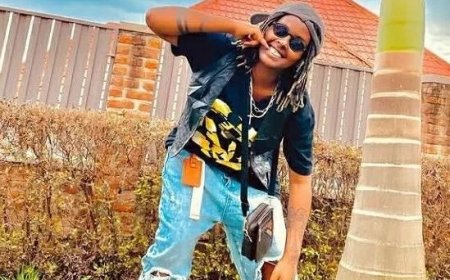 Ariel Wayz yageneye inkunga abaturage 100 (Amafoto)