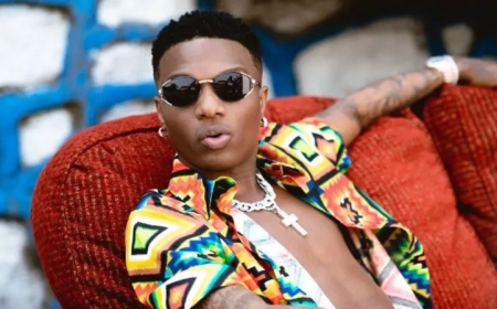 Wizkid yavuze ko icyo yigisha mu muryango we ari urukundo