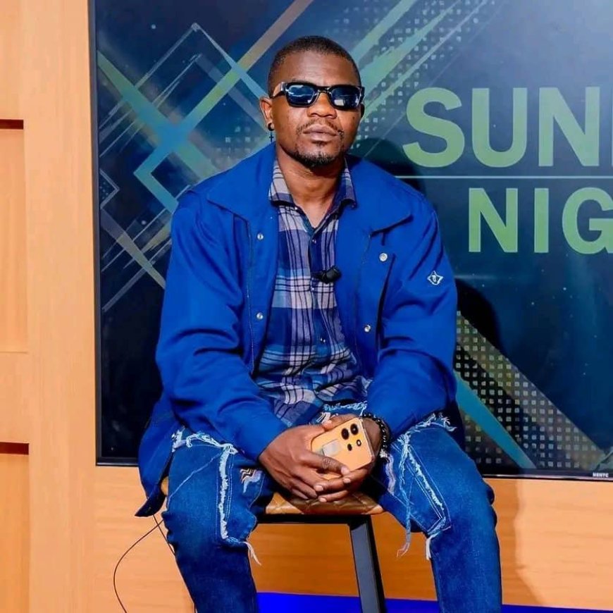 Ndandambara ari kubyinira ku rukoma kubera ko yahawe ikibanza