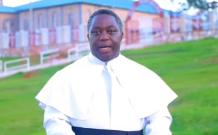 Nimuhaguruke twubake! Padiri Eugene yahamagariye Abakirisitu kubaka kwa Yezu Nyirimpuhwe