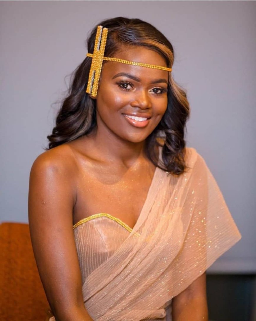 Sherrie Silver yihanije abamwandikira kuri Whatsapp