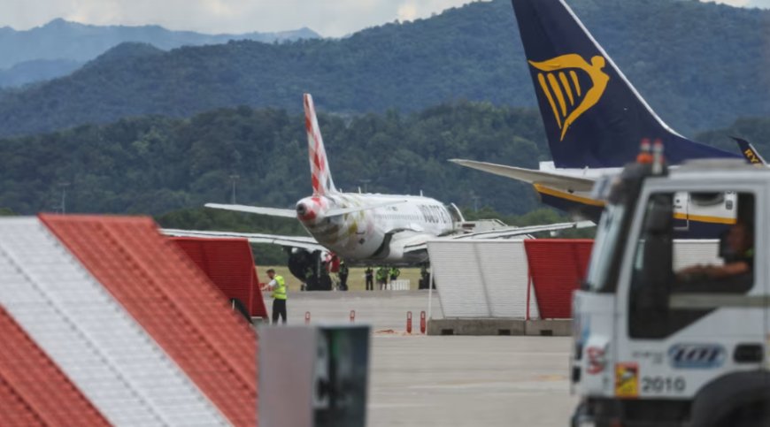 Uko umugabo yamizwe n'indege - Amashusho