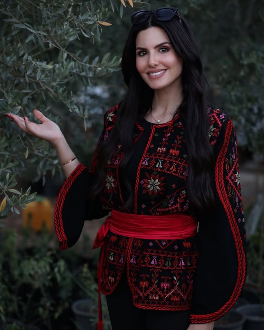 Icyo wamenya kuri Miss Nadeen ugiye guhagararira Palestine mu irushanwa rya Miss Universe 2025