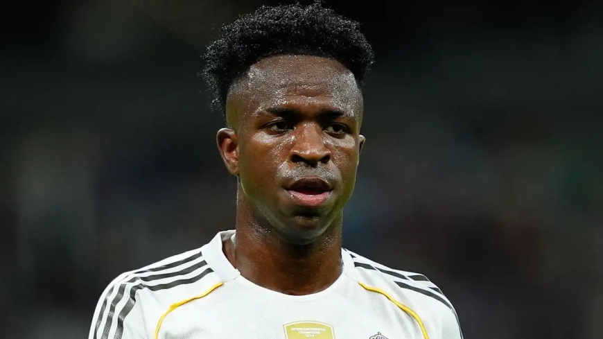 Vinicius Junior yaciye bugufi asaba imbabazi abarimo n'abafana