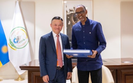 Perezida Kagame yagiranye ibiganiro n'abarimo Jack Ma washinze Alibaba Group