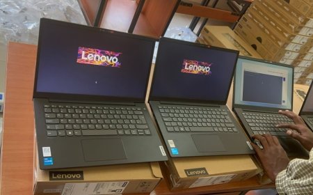 Abiga muri Kaminuza y'u Rwanda barataka ko mudasobwa bahawe zapfuye hadateye kabiri