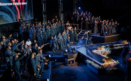 Korali Shalom yifashije inganzo yayo mu gukomoza ku buzima bwa Yesu Kristo