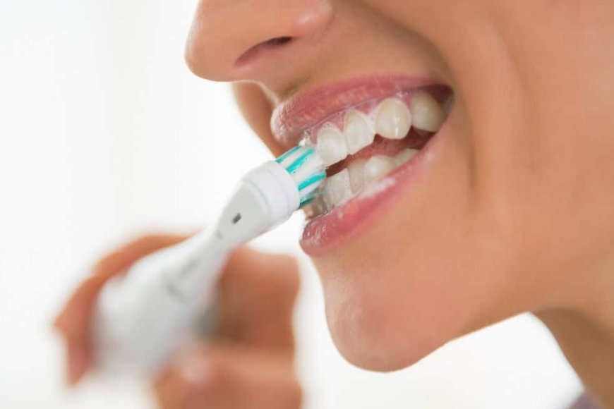 Koza amenyo nyuma yo kurya ni ingenzi kurusha ukibyuka - Abaganga b'amenyo