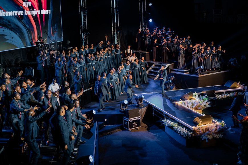 Korali Shalom yifashije inganzo yayo mu gukomoza ku buzima bwa Yesu Kristo