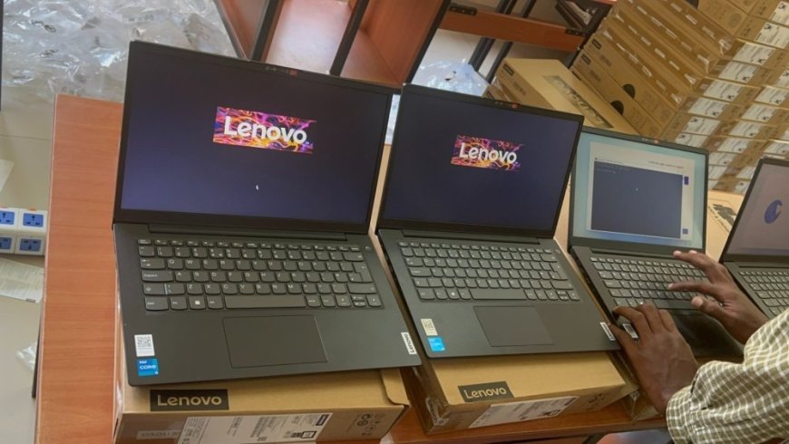 Abiga muri Kaminuza y'u Rwanda barataka ko mudasobwa bahawe zapfuye hadateye kabiri