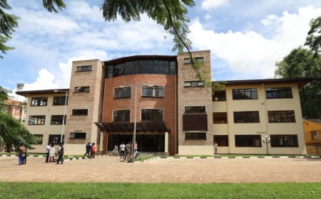 Abiga muri Kaminuza y'u Rwanda babangamiwe bikomeye n'umubare w'abanyeshuri bashya bakiriwe