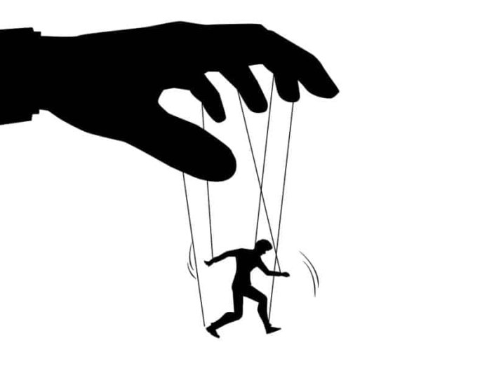 Fata icyemezo uyu munsi: Uko wahitamo kuba wowe, aho kuba igikoresho cy’abandi