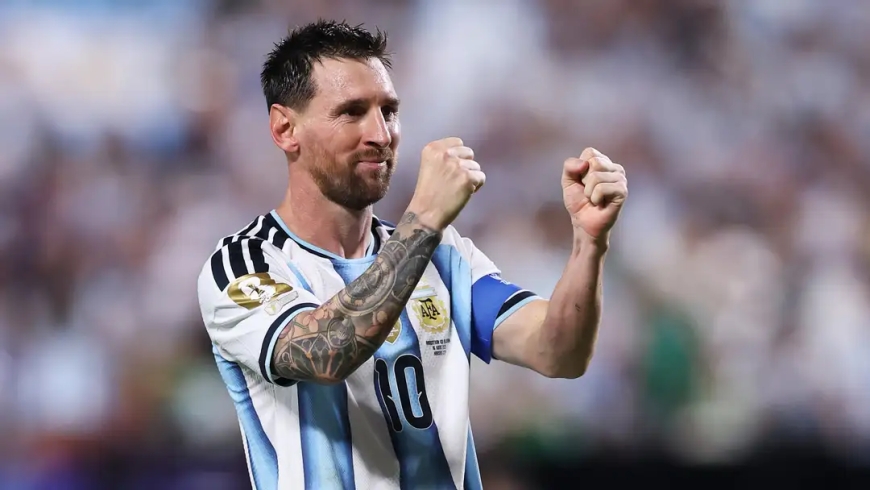 Lionel Messi yavuze icyamuteye kurira nyuma yo gutsinda hatrick kuri Algeria