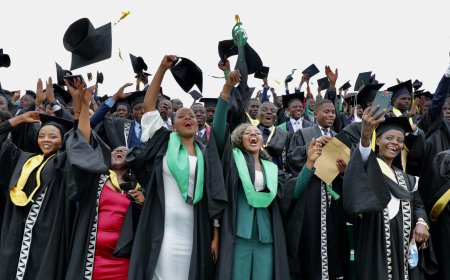 Kubera iki hari abanyeshuri babaga aba mbere mu ishuri bashomereye mu Rwanda ?