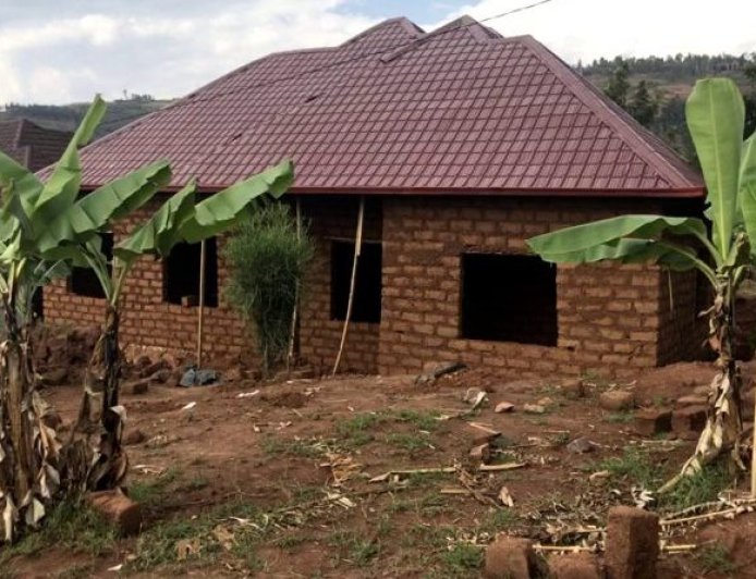 Kubuzwa kwiyubakira inzu ni uguteza imbere imyubakire cyangwa ni umutwaro ku baturage ?