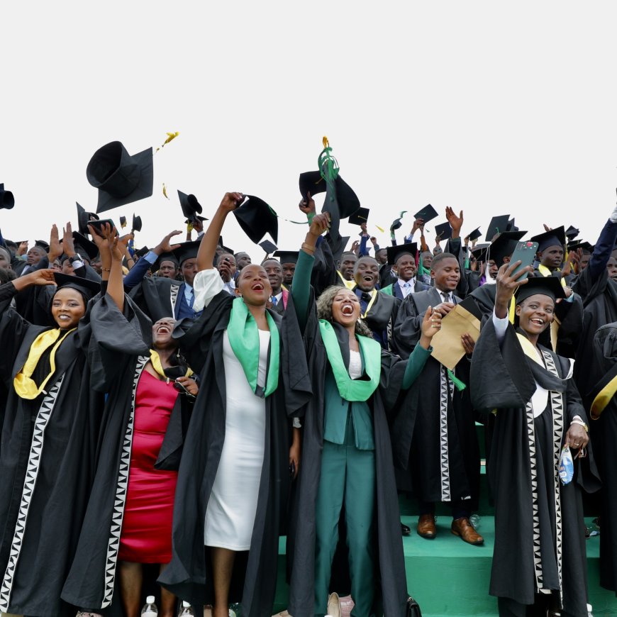 Kubera iki hari abanyeshuri babaga aba mbere mu ishuri bashomereye mu Rwanda ?